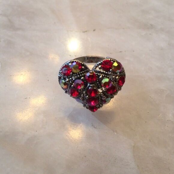 CRYSTAL HEART Ring w Adjustable Metal Band - Picture 7 of 8